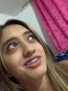 Valen18_ naked stripping on cam for live sex video chat