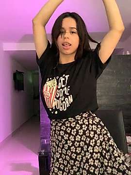 xlovelygirlx naked stripping on cam for live sex video chat