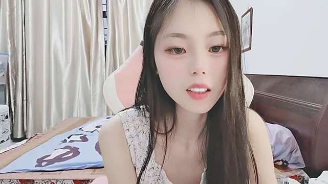 CNAlissa naked stripping on cam for live sex video chat