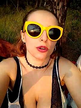 Couple_Zaya naked stripping on cam for live sex video chat
