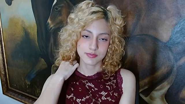 emma_trevorr naked stripping on cam for live sex video chat