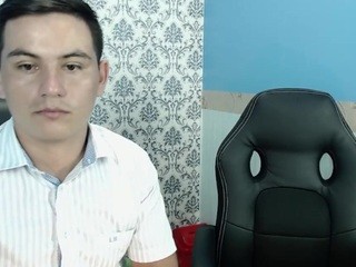 Khloe-And-Yeisonn naked Live Sex Chat Room