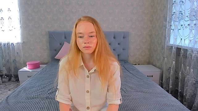 Leona_Grase naked stripping on cam for live sex video chat