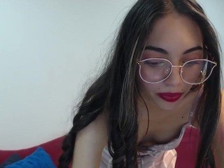 Lyna-love naked Live Sex Chat Room