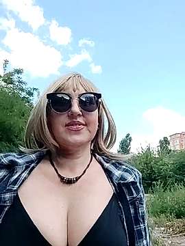 NataliNylon naked stripping on cam for live sex video chat