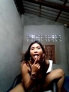 Natty-Bigass naked stripping on cam for live sex video chat