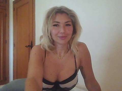 Queen_Mercedes naked stripping on cam for live sex video chat