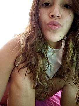 Robiemc_xxx naked stripping on cam for live sex video chat