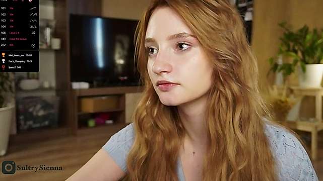SuySienna naked stripping on cam for live sex video chat