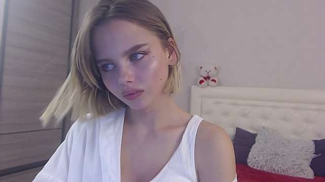 AlmaryKim naked stripping on cam for live sex video chat