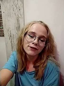 AmyBlossom naked stripping on cam for live sex video chat