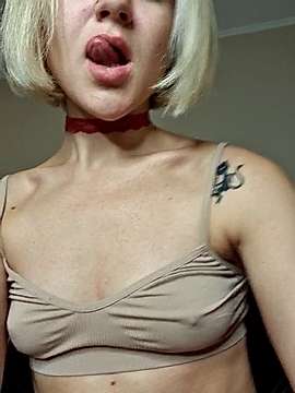 _cherrylady naked stripping on cam for live sex video chat