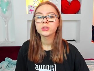 Cuddise naked Live Sex Chat Room