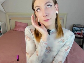 Kira-Howard naked Live Sex Chat Room