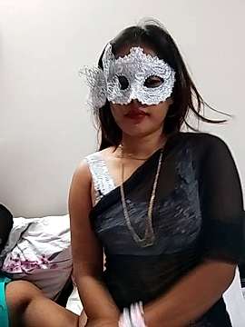 linda_hunter naked stripping on cam for live sex video chat