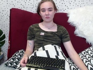Lisiam naked Live Sex Chat Room