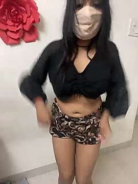 Lizamarcopolo naked stripping on cam for live sex video chat