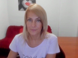 Olivia-Bali naked Live Sex Chat Room