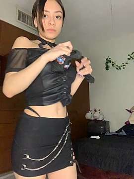 Pinkbitch_land naked stripping on cam for live sex video chat