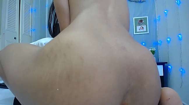 scarlett_039 naked stripping on cam for live sex video chat