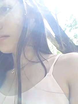 Cheryll_Ariiana naked stripping on cam for live sex video chat
