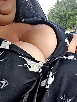 full_fat_chocomylk naked stripping on cam for live sex video chat