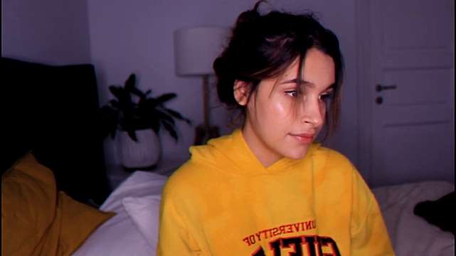 JustBella_ naked stripping on cam for live sex video chat