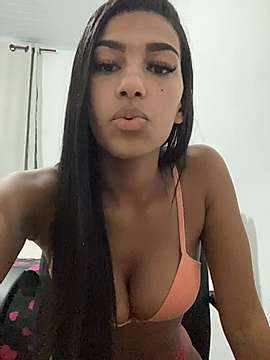 pietra_sexy naked stripping on cam for live sex video chat