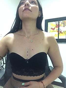 amber_hitton naked stripping on cam for live sex video chat