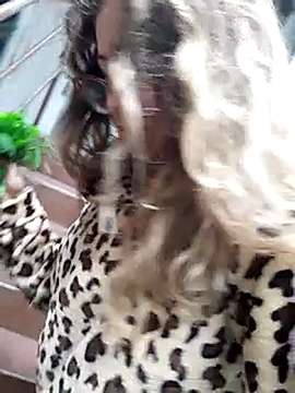 Anne_cosmic naked stripping on cam for live sex video chat