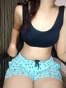 bankyesicicipa naked stripping on cam for live sex video chat