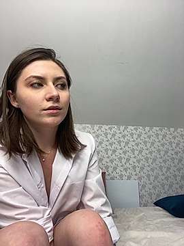 BettyPop naked stripping on cam for live sex video chat