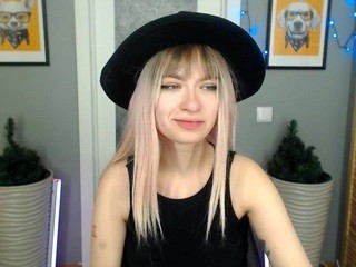 CarolineCorbes naked Live Sex Chat Room