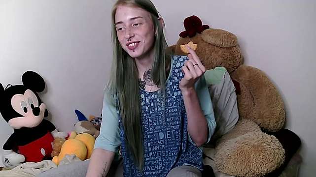 Gerda_Star naked stripping on cam for live sex video chat