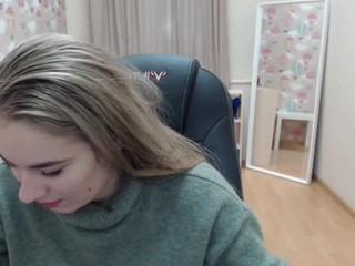 Leynelle naked Live Sex Chat Room