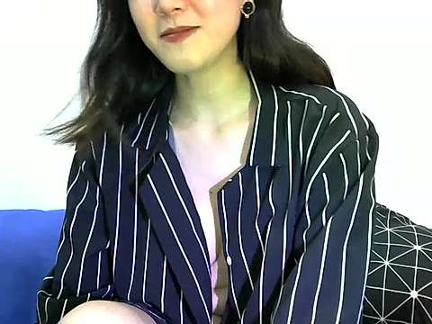 LisaSugar naked stripping on cam for live sex video chat