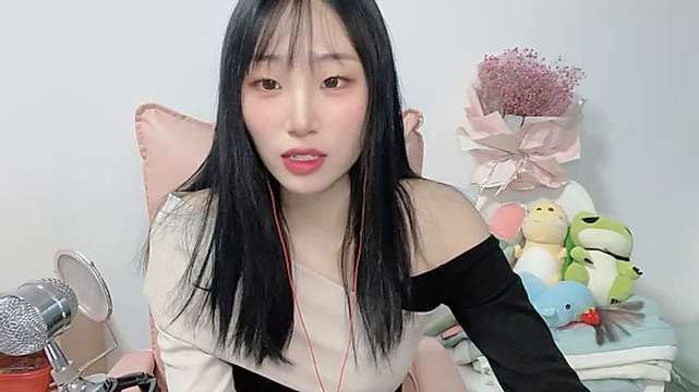 love-siqi naked stripping on cam for live sex video chat