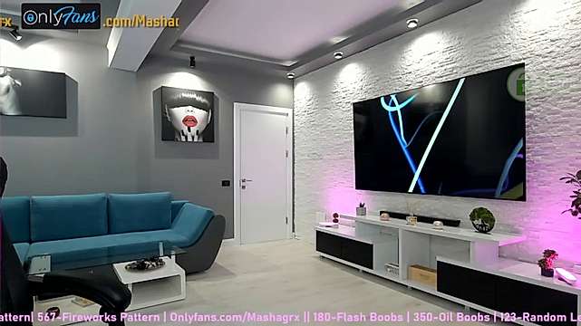 Mashagrx0 naked stripping on cam for live sex video chat