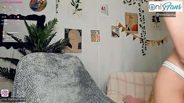 msdanta naked stripping on cam for live sex video chat