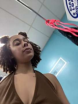 rennibear naked stripping on cam for live sex video chat