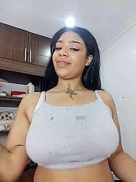 sasha_liciosa naked stripping on cam for live sex video chat