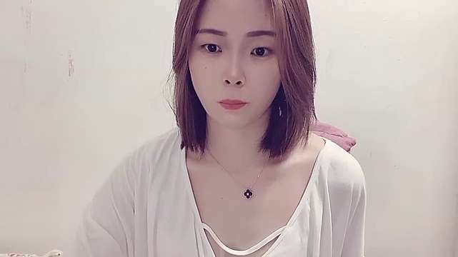 YY-001 naked stripping on cam for live sex video chat