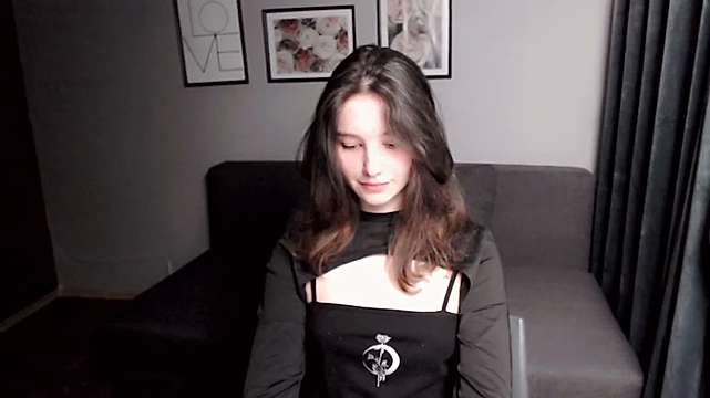 Ariel_Moon_ naked stripping on cam for live sex video chat