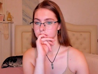 CarolineReed naked Live Sex Chat Room