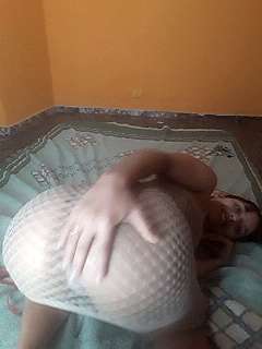 ElaBaez22 naked stripping on cam for live sex video chat