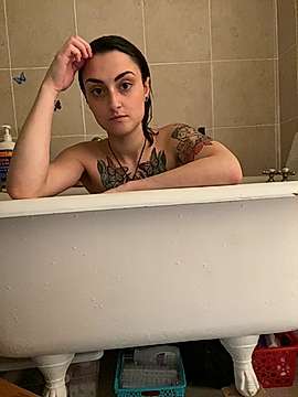 HippieWithABite naked stripping on cam for live sex video chat