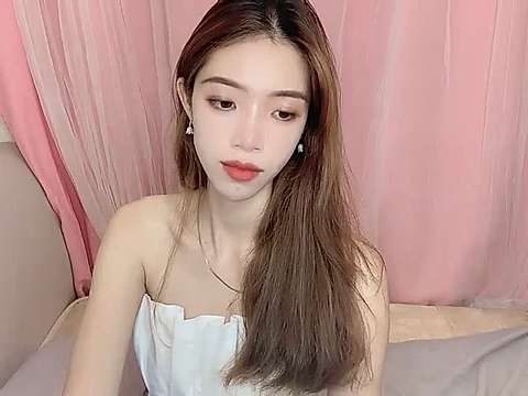 LEXIEBABY naked stripping on cam for live sex video chat