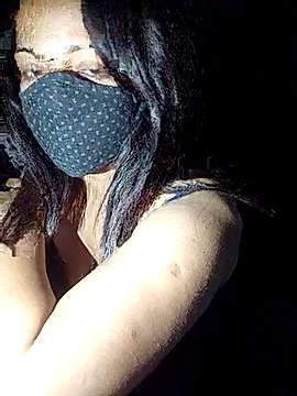 Naina-143 naked stripping on cam for live sex video chat