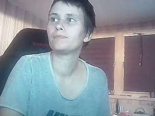 tinchen_nice1 naked stripping on cam for live sex video chat
