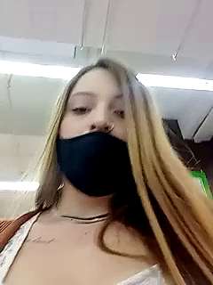 valeria__cruz naked stripping on cam for live sex video chat
